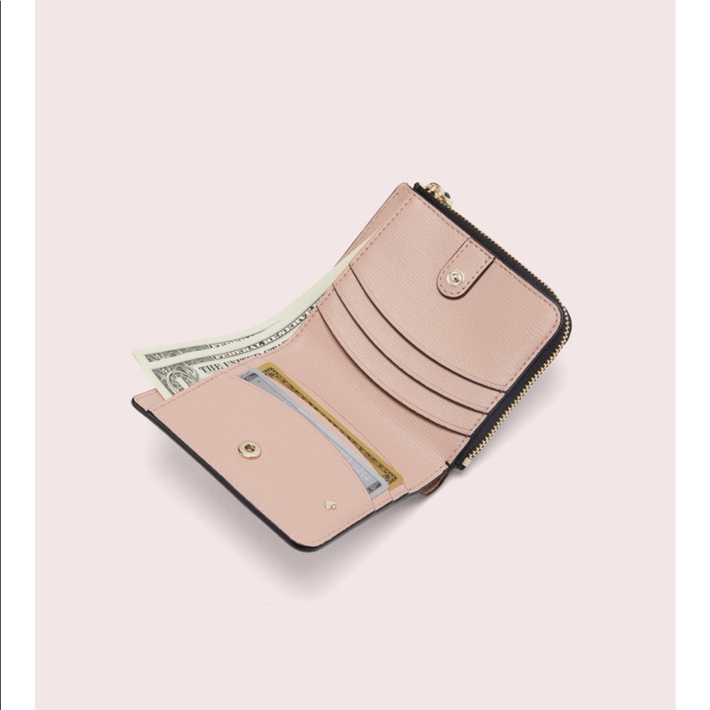 🌺NWT- Kate Spade margaux small bifold wallet - Picture 2 of 3